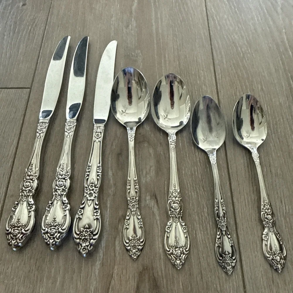 Lot of 7 Oneida Community LOUISIANA Stainless Glossy Spoons & Knives Flatware